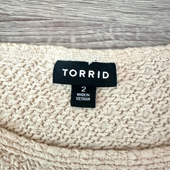 Torrid Textured Crepe Short Sleeve Jersey Crew Neck Tee Shirt Beige Plus 2 2X - Picture 10 of 14